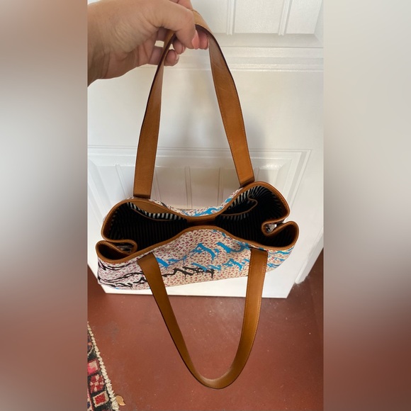 Mulit colored floral graffiti artistic Tote Bag for spring/summer - Picture 11 of 14